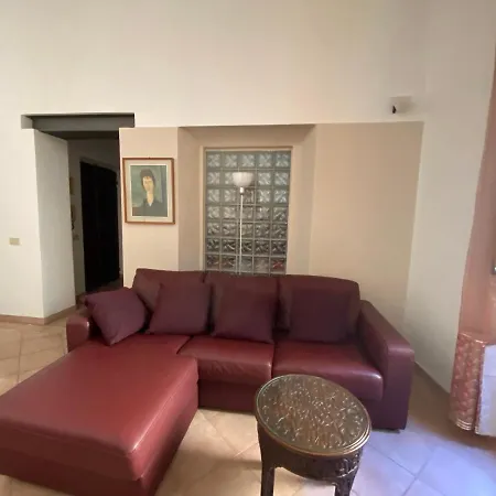 Artemisia Daire Pisa